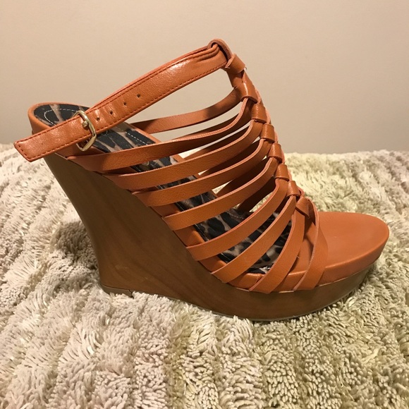 JESSICA SIMPSON Orange Platform Wedges 6.5 - Picture 4 of 5